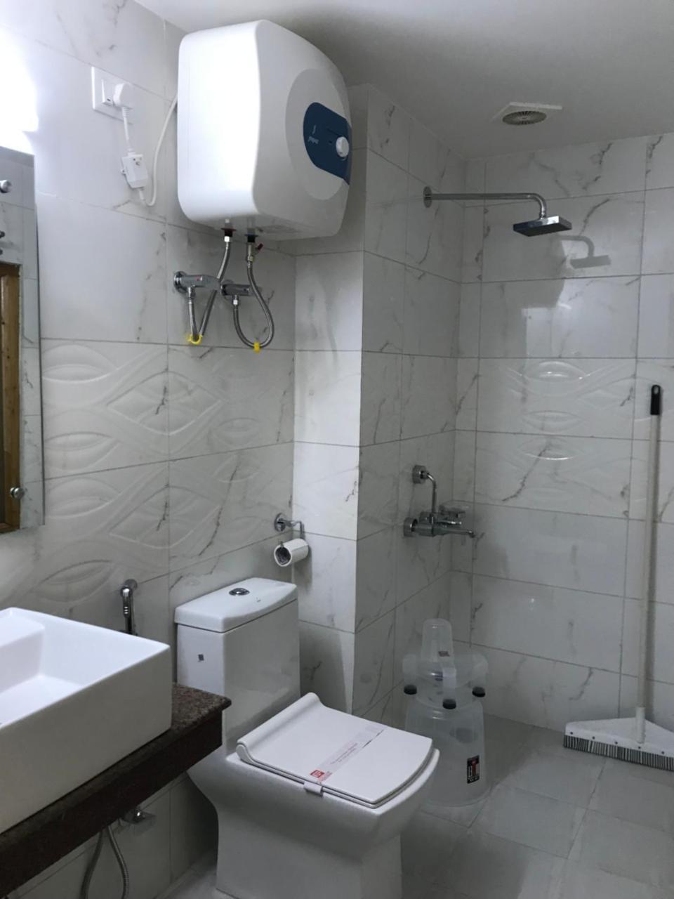 Hotel Hukam'S Holiday Home Kasol Ngoại thất bức ảnh